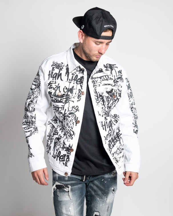 WHITE GRAFFITY