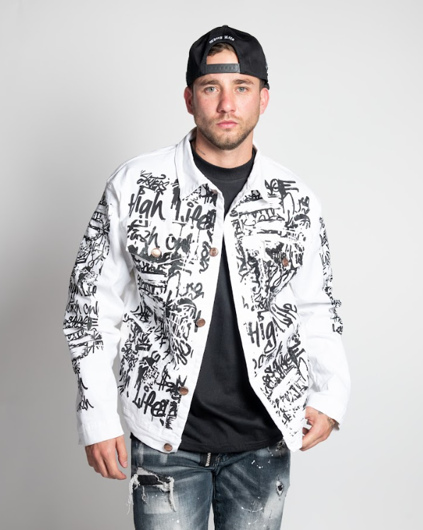 WHITE GRAFFITY
